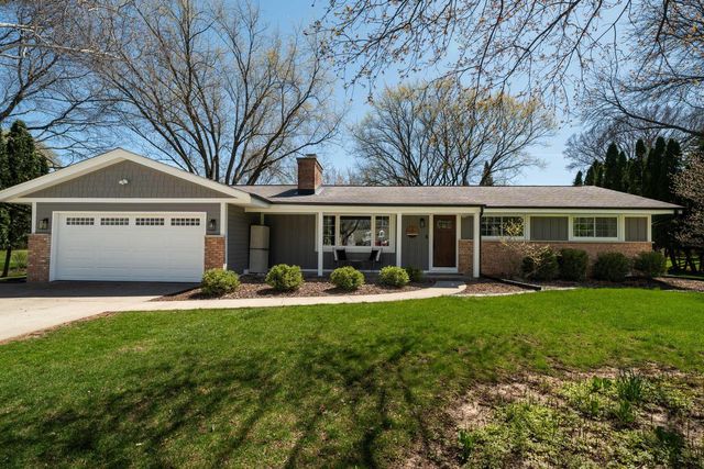7119 Freistadt ROAD, Mequon, WI 53092