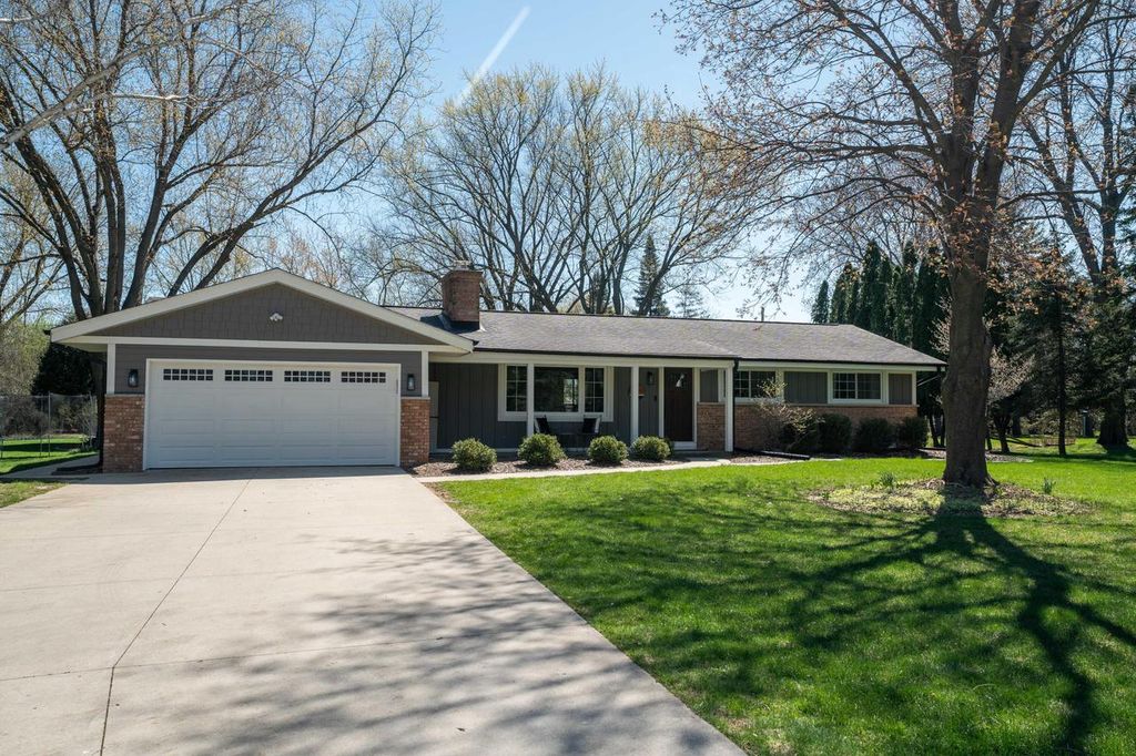 7119 Freistadt ROAD, Mequon, WI 53092