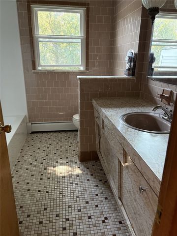33 Gillen Avenue, North Providence, RI 02904