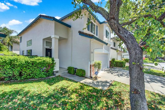 5523 Tamarindo Ln, Elk Grove, CA 95758