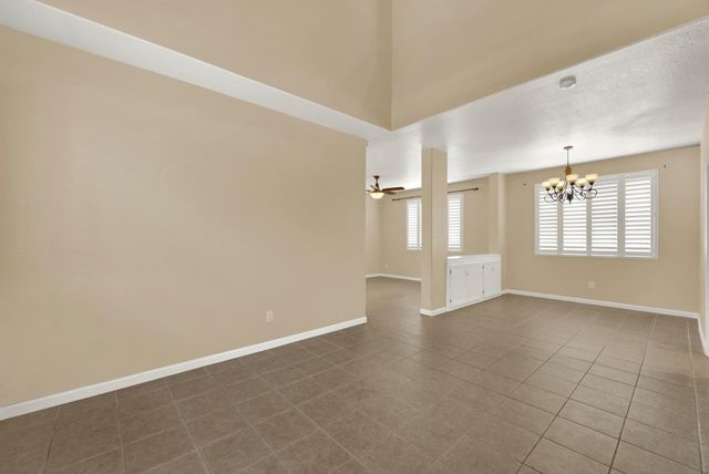 5523 Tamarindo Ln, Elk Grove, CA 95758