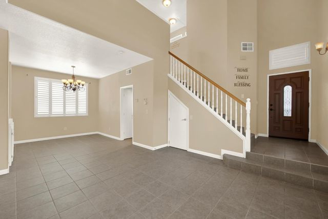5523 Tamarindo Ln, Elk Grove, CA 95758