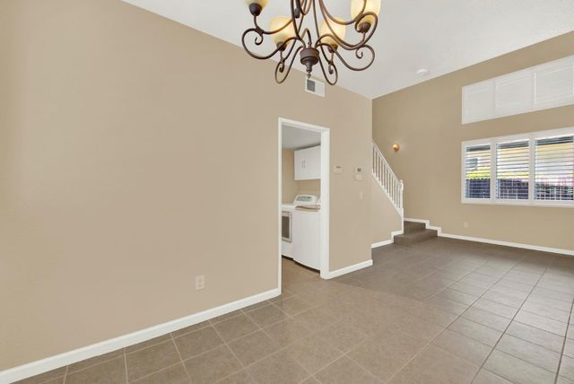 5523 Tamarindo Ln, Elk Grove, CA 95758