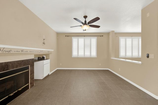 5523 Tamarindo Ln, Elk Grove, CA 95758