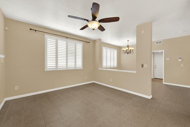 5523 Tamarindo Ln, Elk Grove, CA 95758