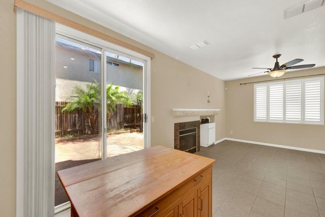 5523 Tamarindo Ln, Elk Grove, CA 95758