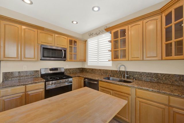 5523 Tamarindo Ln, Elk Grove, CA 95758