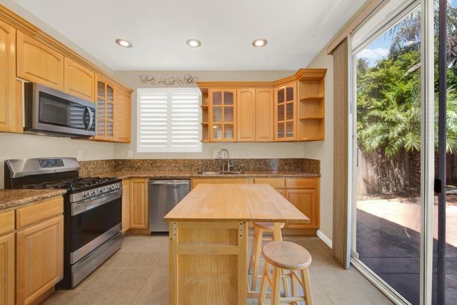 5523 Tamarindo Ln, Elk Grove, CA 95758
