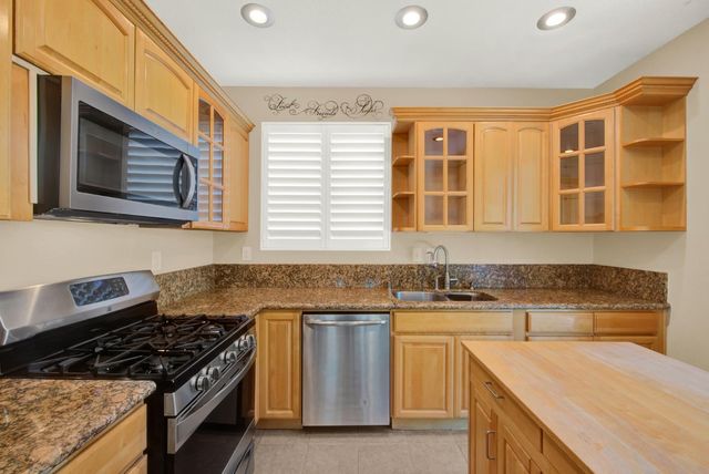 5523 Tamarindo Ln, Elk Grove, CA 95758