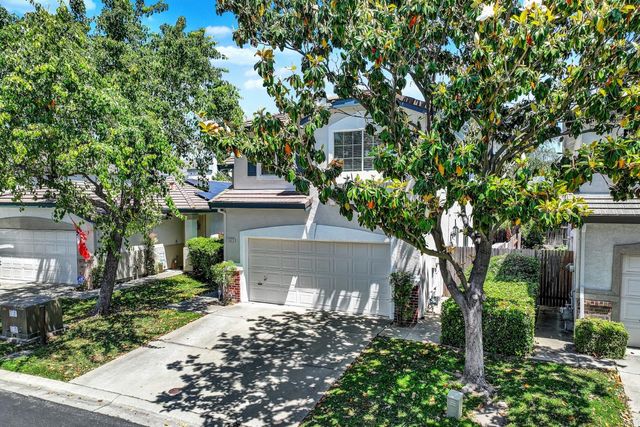 5523 Tamarindo Ln, Elk Grove, CA 95758