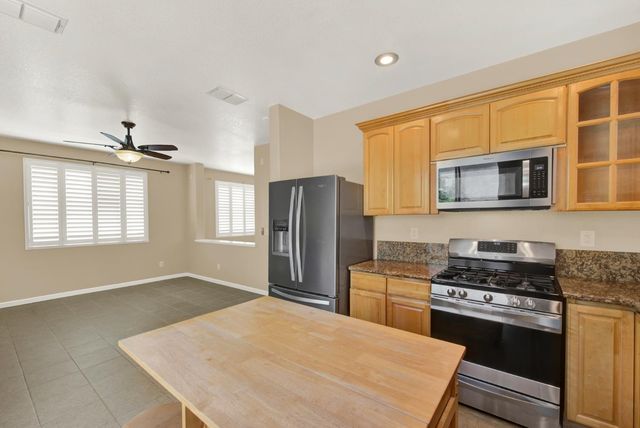 5523 Tamarindo Ln, Elk Grove, CA 95758