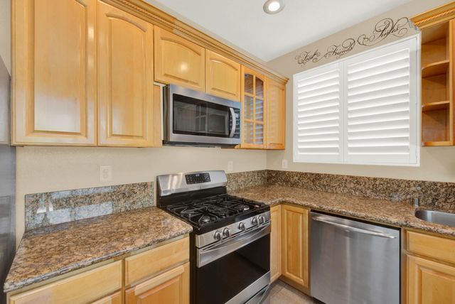 5523 Tamarindo Ln, Elk Grove, CA 95758