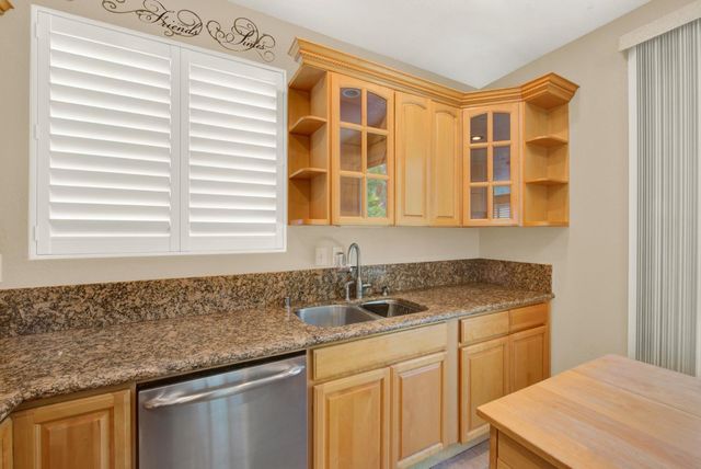 5523 Tamarindo Ln, Elk Grove, CA 95758