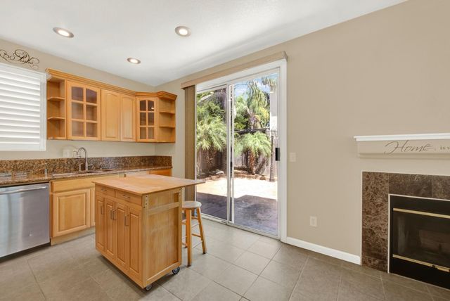 5523 Tamarindo Ln, Elk Grove, CA 95758