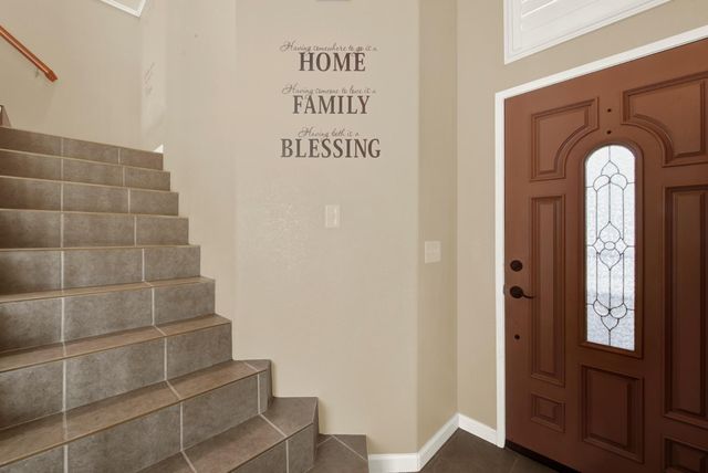 5523 Tamarindo Ln, Elk Grove, CA 95758
