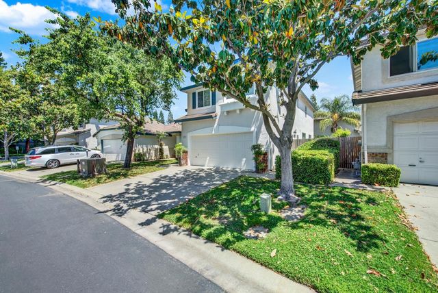 5523 Tamarindo Ln, Elk Grove, CA 95758