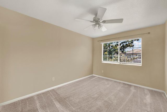 5523 Tamarindo Ln, Elk Grove, CA 95758