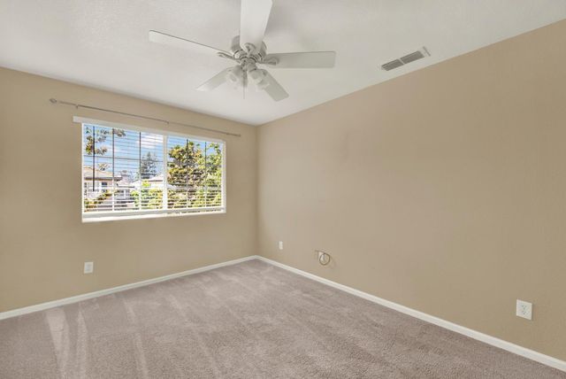 5523 Tamarindo Ln, Elk Grove, CA 95758