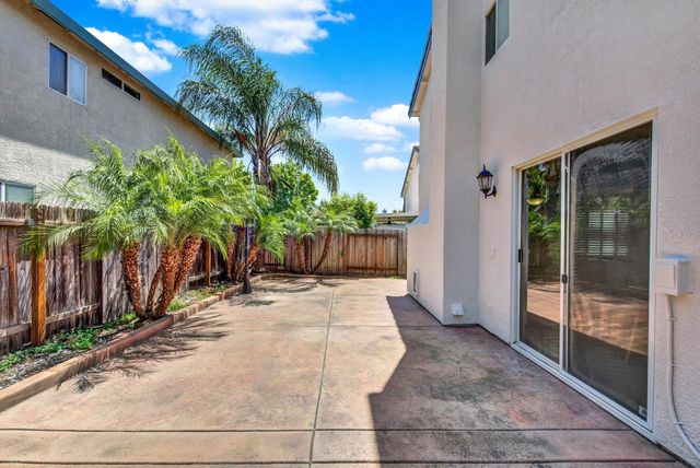 5523 Tamarindo Ln, Elk Grove, CA 95758