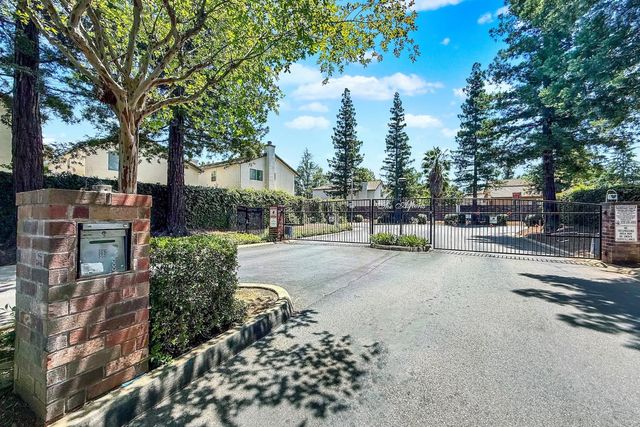 5523 Tamarindo Ln, Elk Grove, CA 95758