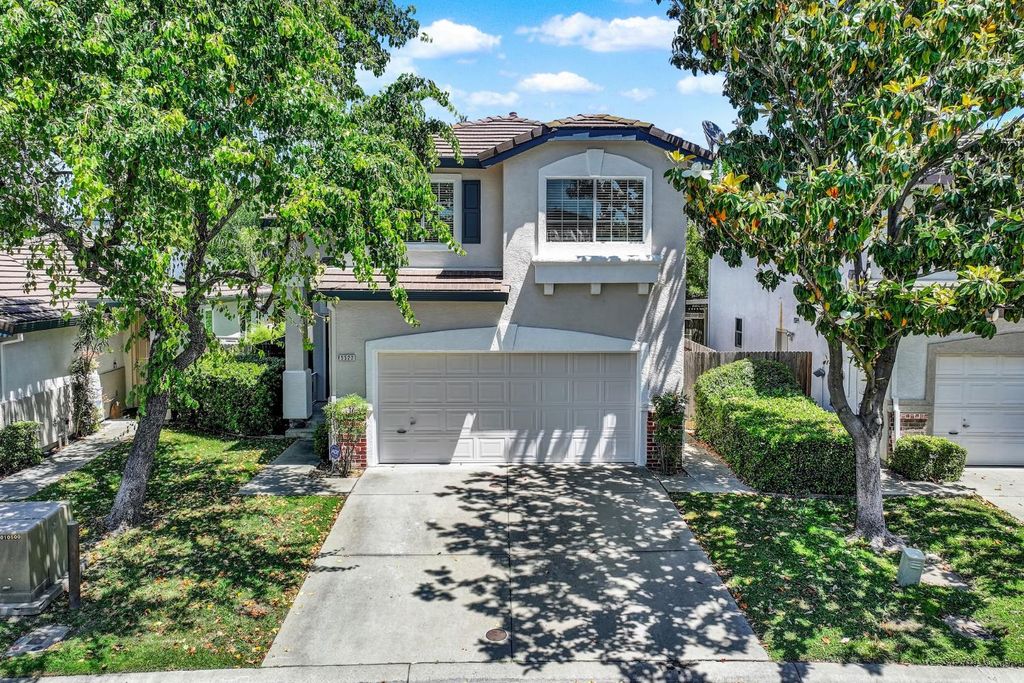 5523 Tamarindo Ln, Elk Grove, CA 95758