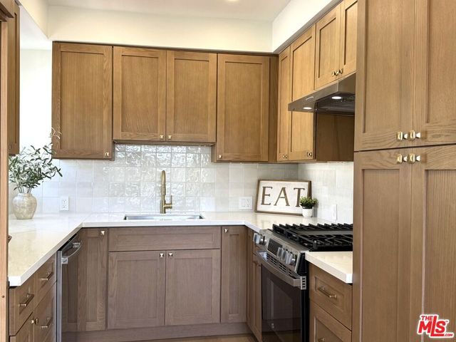 4579 Ambrose Avenue 8, Los Angeles, CA 90027