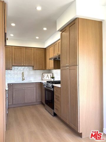 4579 Ambrose Avenue 8, Los Angeles, CA 90027