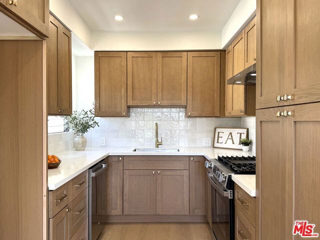 4579 Ambrose Avenue 8, Los Angeles, CA 90027