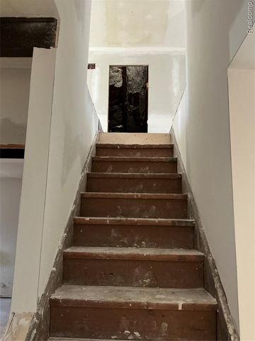 9160 Blondell A Blondell Avenue, White Lake, MI 48386