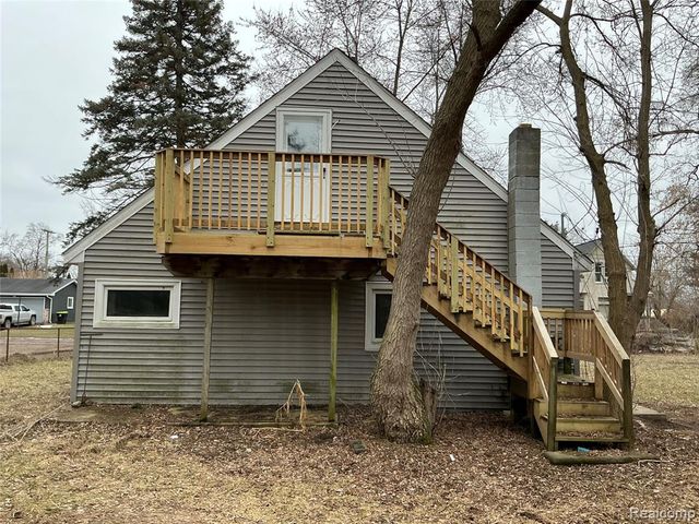 9160 Blondell A Blondell Avenue, White Lake, MI 48386