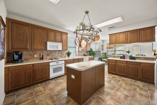 1759 Sunset Ridge Drive, Grand Prairie, TX 75050