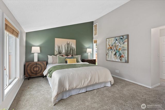 25340 36th Place S, Kent, WA 98032