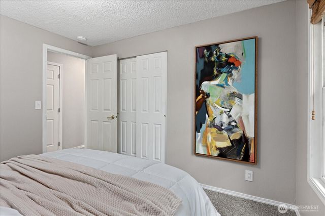 25340 36th Place S, Kent, WA 98032