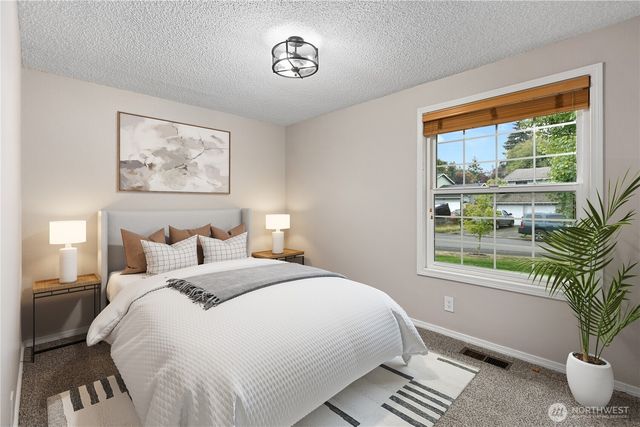 25340 36th Place S, Kent, WA 98032