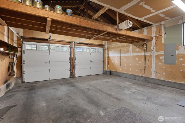 25340 36th Place S, Kent, WA 98032
