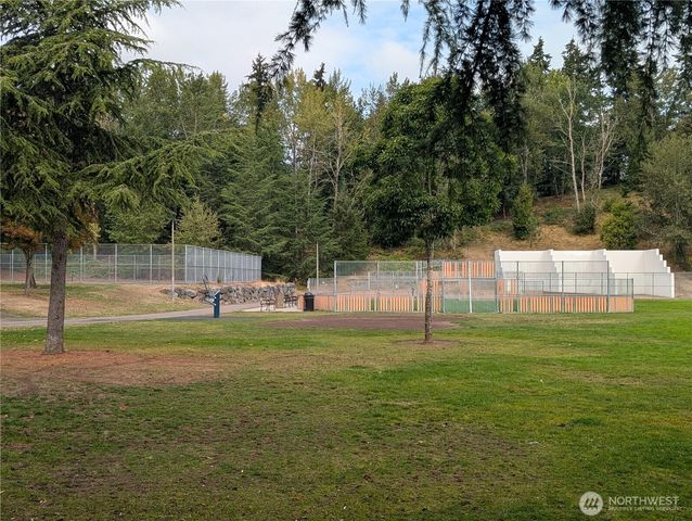 25340 36th Place S, Kent, WA 98032