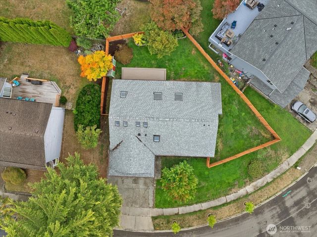 25340 36th Place S, Kent, WA 98032
