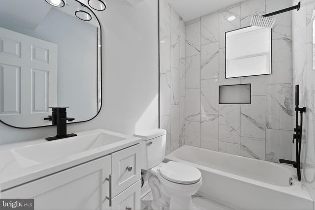 2911 PINEWOOD AVE, Baltimore, MD 21214