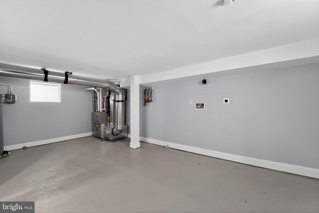 2911 PINEWOOD AVE, Baltimore, MD 21214