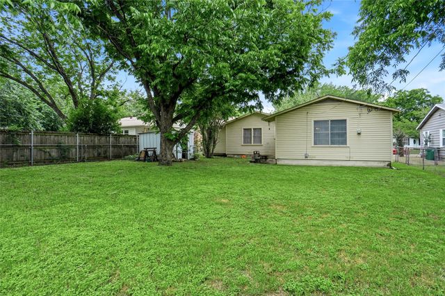 3204 Edith Lane, Haltom City, TX 76117