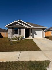 8 Spoonbill St, Cantonment, FL 32533