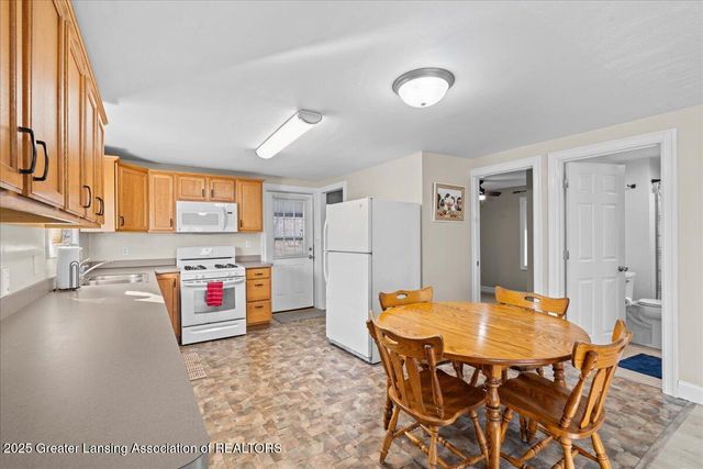 2029 Hillcrest Street, Lansing, MI 48910