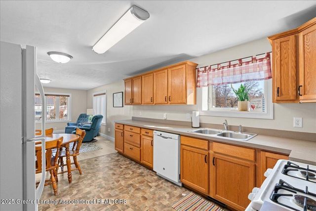 2029 Hillcrest Street, Lansing, MI 48910