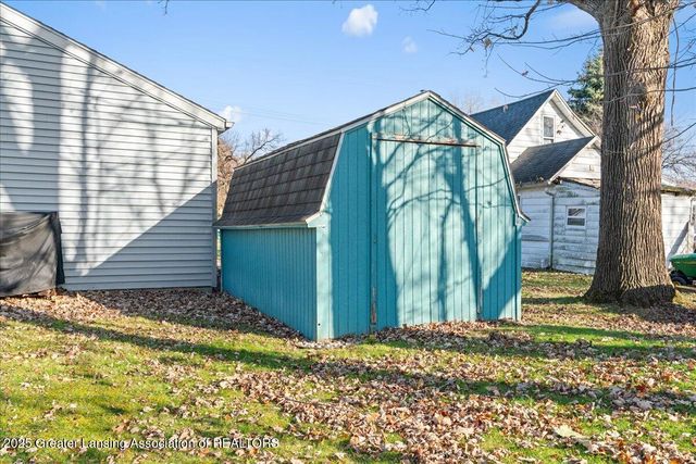 2029 Hillcrest Street, Lansing, MI 48910