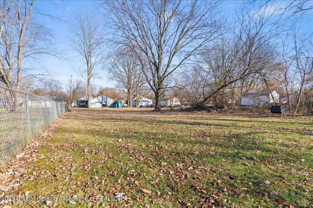 2029 Hillcrest Street, Lansing, MI 48910