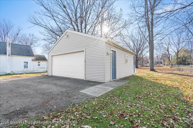 2029 Hillcrest Street, Lansing, MI 48910