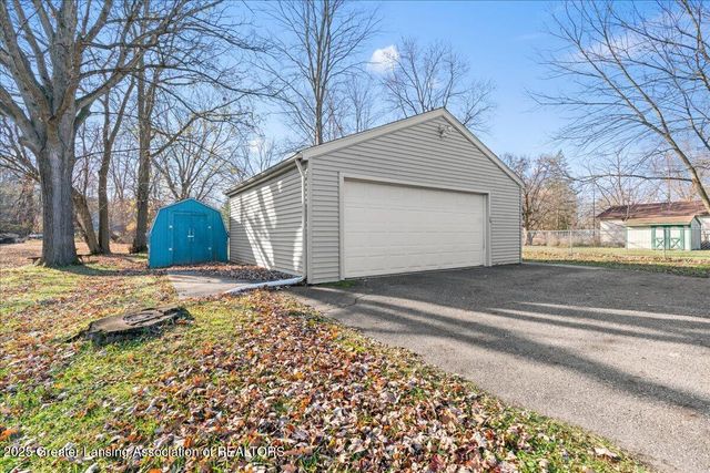 2029 Hillcrest Street, Lansing, MI 48910