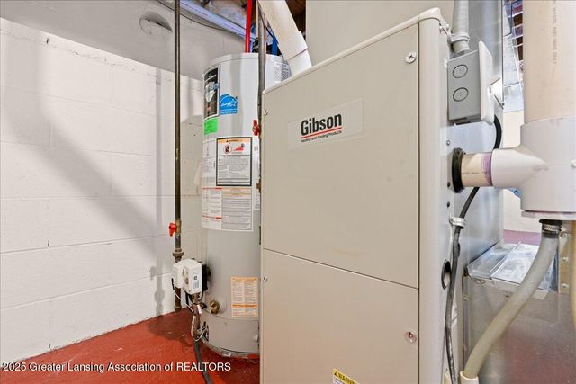 2029 Hillcrest Street, Lansing, MI 48910