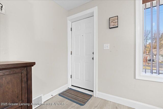 2029 Hillcrest Street, Lansing, MI 48910