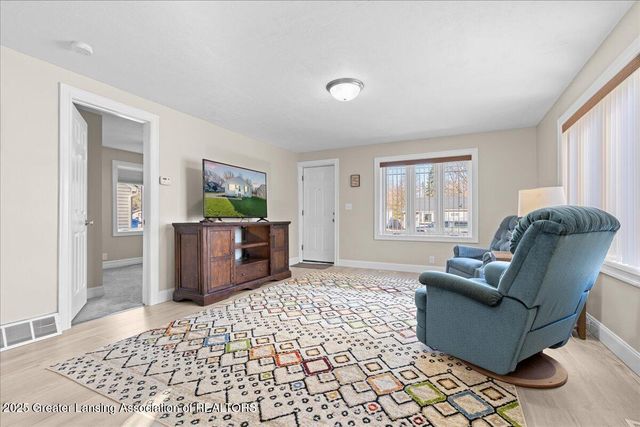 2029 Hillcrest Street, Lansing, MI 48910